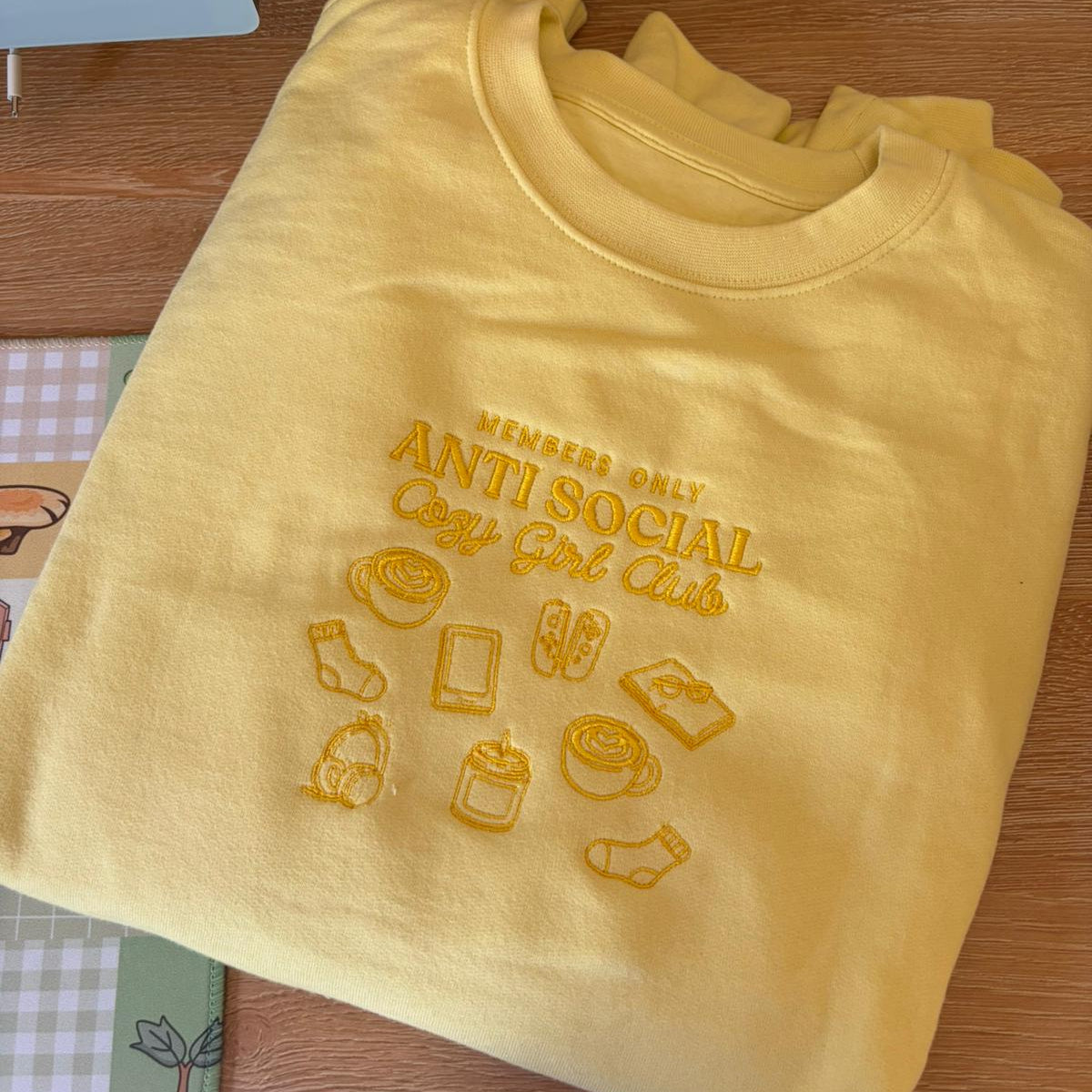 sweater antisocial Size M OOPSIE