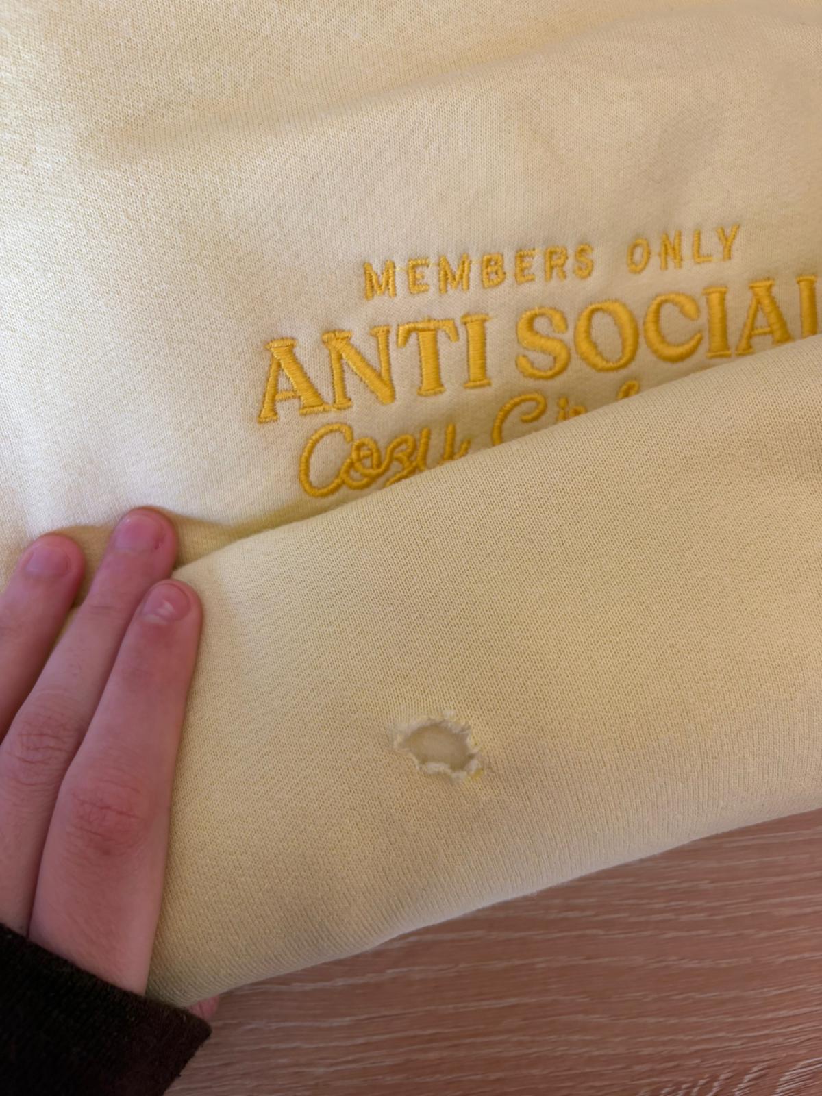 sweater antisocial Size M OOPSIE