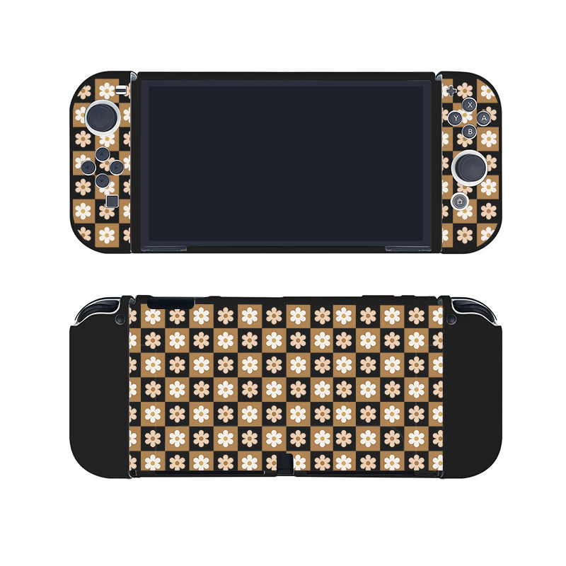 Cozy Checkered Flowers Case