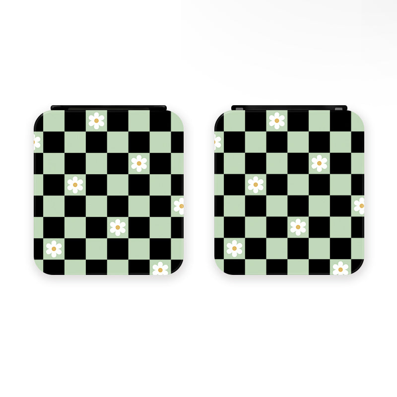 Checkered Flowers Game Card Box