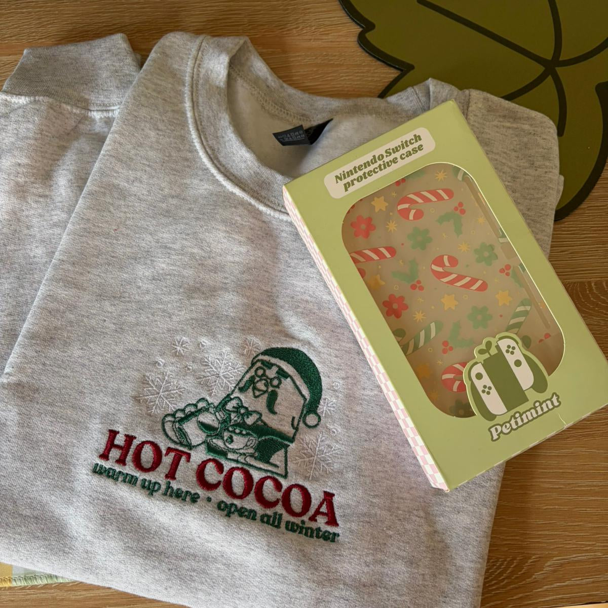 Pack sweatshirt S + nintendo switch case